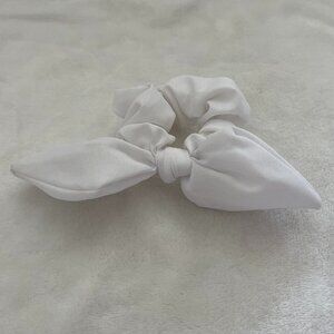 Hair tie / scrunchie